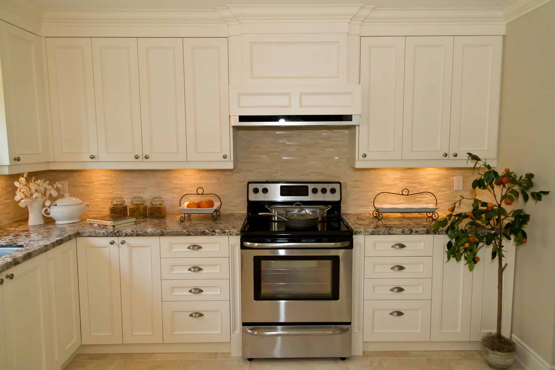 transitional-kitchen-cabinets